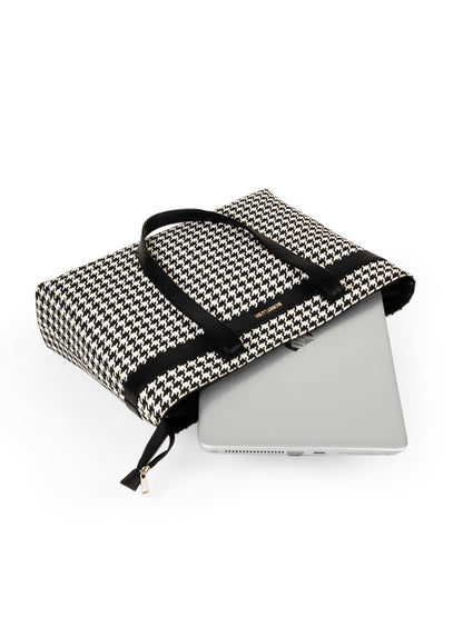 Berrylush Women Black & White Geometric Printed Polyester Zipper-Up Regular Laptop Bag